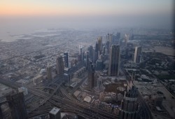 الإمارات تتوسع في الضرائب وتدرس فرض ضريبة على الشركات