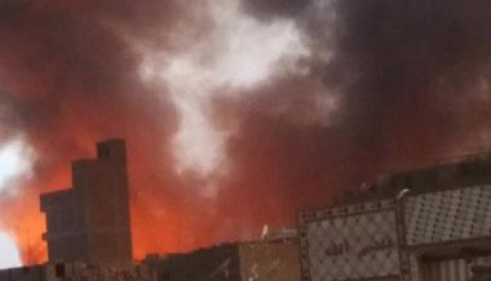 حريق هائل بمحلات السوق التجارى فى إدفو شمال أسوان