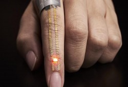 جلد كهربائي قادر على تحديد اللمس ودرجة الحرارة والضغط