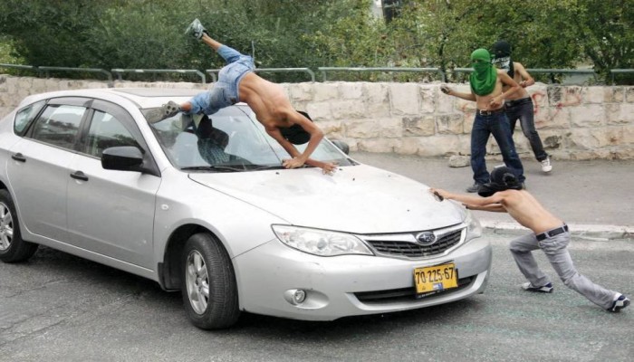 إصابة طفلة بجروح بعد دهسها من قبل مستوطن شرق الخليل