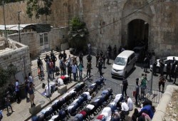 مشاهد قاسية.. الاحتلال يعتدي على المصلين عند "الأسباط" بالقدس