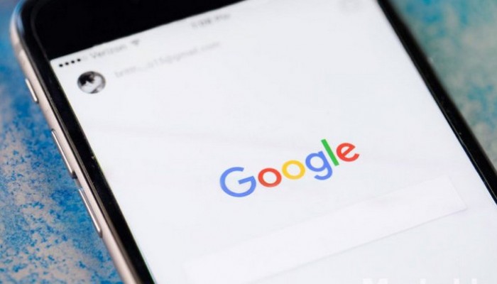 جوجل تنافس فيس بوك عبر تجربة خلاصة جديدة