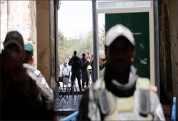 توقعات بحسم مستقبل البوابات الإلكترونية بالمسجد الأقصى اليوم