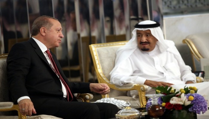 أردوغان يصل للسعودية ويلتقي الملك سلمان ضمن جولته للخليج