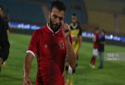مصدر: الأهلي يعاقب متعب وجمعة بربع مليون جنيه