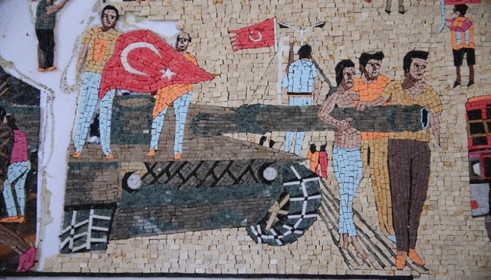 سوري يختصر انقلاب تركيا الفاشل بلوحة فسيفسائية