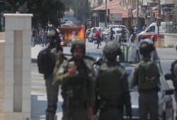 الشرطة الصهيونية تضع ممرات حديدية في باب الأسباط المؤدي للمسجد الأقصى