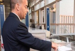 استعمال بصمات الأصابع بدلاً من تذاكر الصعود في المطارات