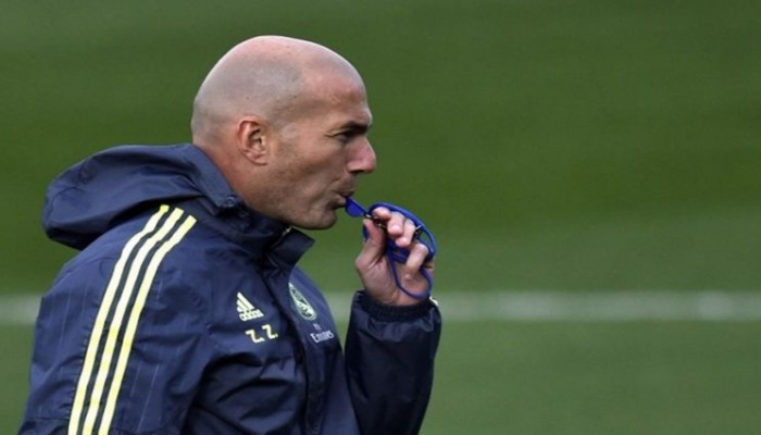خمس أزمات على زين الدين زيدان حلها قبل بداية الموسم