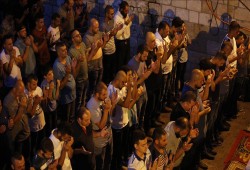 الشيخ صبري: سنستمر بالصلاة خارج المسجد الأقصى