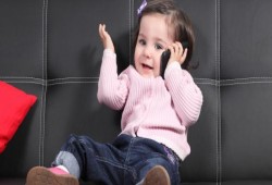 مراحل تطور قدرة طفلكِ على الكلام