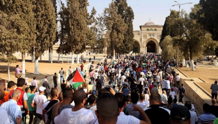 أكثر من مئة مصاب باعتداءات الاحتلال في الأقصى