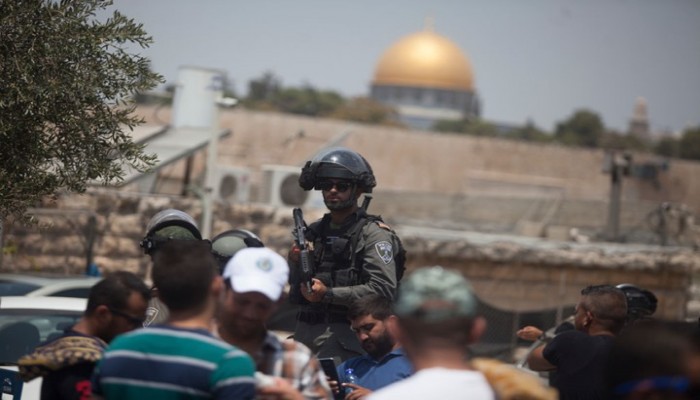 ديفيد هيرست: انتفاضة فلسطينية ثالثة وربيع عربي جديد قادمان في الأفق