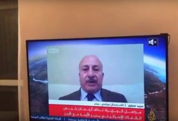 محلل أردني "بلا بنطلون" عبر الجزيرة.. نجله قام بتصويره