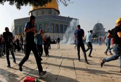 شهيد جنوب بيت لحم.. وإصابات في مواجهات بالقدس والضفة