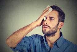 الصداع والنسيان وآلام الأسنان.. 10 علامات تدلُّ على شعورك بالتوتر