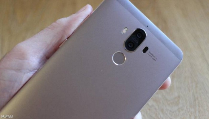 إطلاق هاتف "أقوى بكثير من آيفون 8"