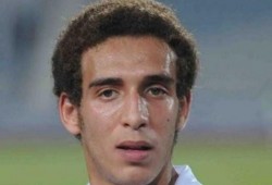 هشام محمد ينتظم في تدريبات الأهلي المسائية