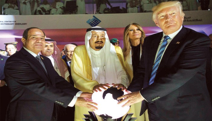 غنيم: السيسي حصل على شارة تصفية المعارضين في مؤتمر الرياض