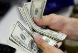 سلطات الانقلاب تخفض سعر الدولار الجمركي إلى 16.25 جنيهًا في أغسطس