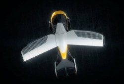 AeroMobil سيارة طائرة تنتقل من الطريق إلى الجو في 3 دقائق (فيديو)