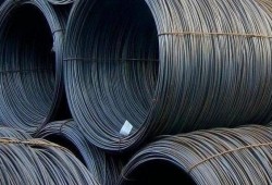 رغم الركود ارتفاعات جديدة بأسعار الحديد في المصانع.. والتجار: "هنفلس"