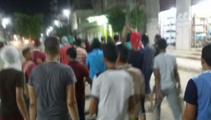 ثوار حوش عيسى فى مسيرة تندد بتصغية الشباب وتطالب برحيل العسكر