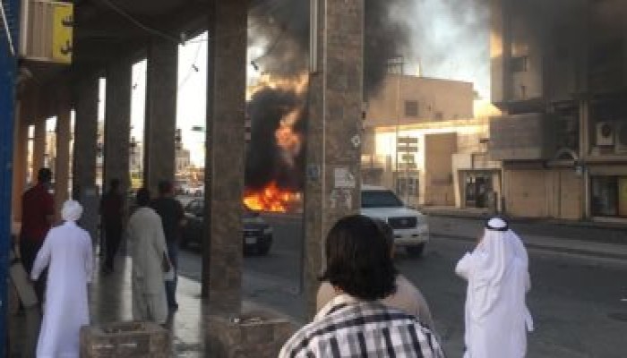 معارك بين الشرطة السعودية ومسلحين شيعة في القطيف وفرار الأهالي