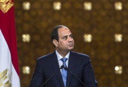 إعلامي مصري يدعو الجيش للسيطرة على "خبز الغلابة"