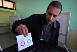 انتقادات وسخرية بعد "هروب" عمرو خالد من مقابلة شاب قطري