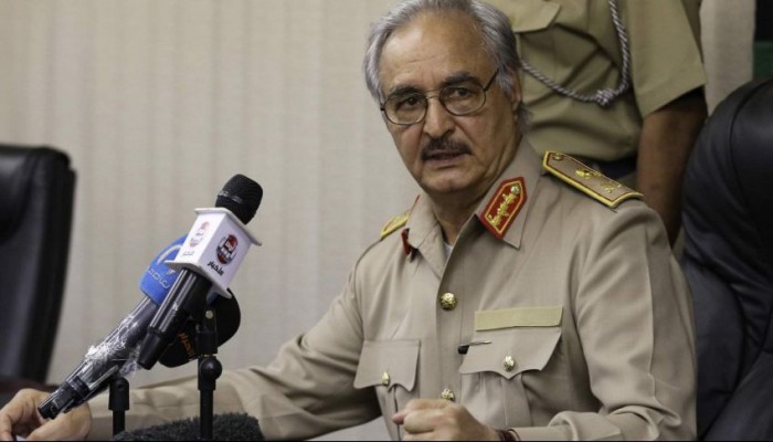 حفتر يهدد إيطاليا باستهداف سفنها بطرابلس