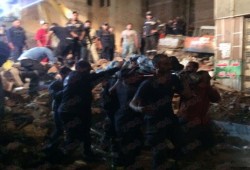 انتشال جثة فتاة معاقة من تحت أنقاض منزل المنصورة المنهار