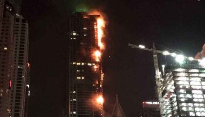 حريق هائل ببرج شهير في دبي