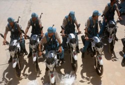 فرقة دراجات نارية تحرس الازقة والشوارع الضيقة في "الباب" السورية