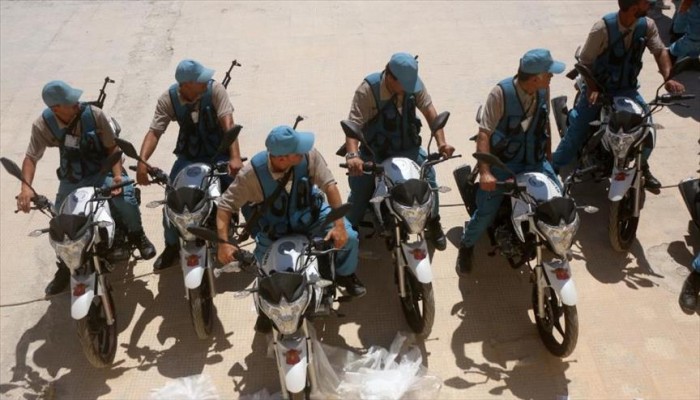فرقة دراجات نارية تحرس الازقة والشوارع الضيقة في "الباب" السورية