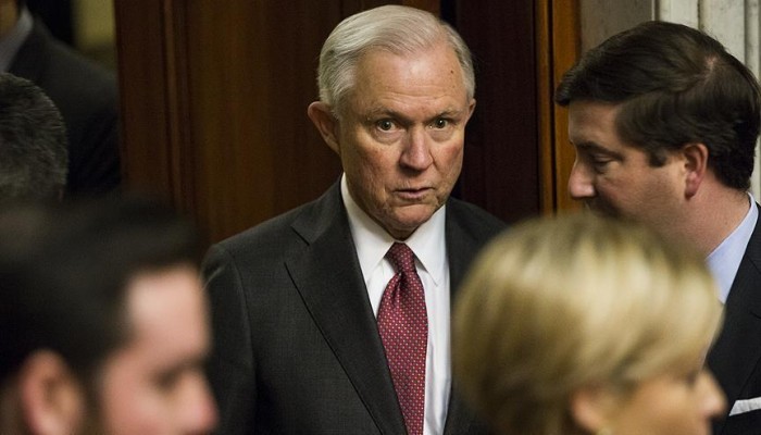 جاسوس في البيت الأبيض يسرب معلومات سرية !