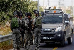 سلطات الإحتلال الصهيوني تعتقل 13 فلسطينيًا