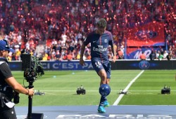 جماهير برشلونة تشن هجوماً شرساً على نيمار