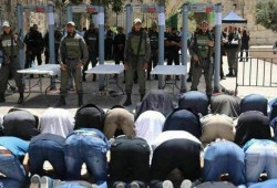 وزير إسرائيلي سابق: هذا ثمن خطأ وضع "البوابات" بالأقصى