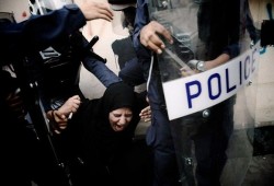 أمن الانقلب يعتقل أم لطفلين بديلا عن زوجها بالشرقية