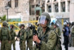 جيش الاحتلال يعتقل 27 فلسطينيا من 8 مناطق بالضفة