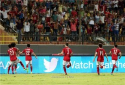 الأهلي يسحق سموحة ويضرب موعدا مع المصري في نهائي الكأس