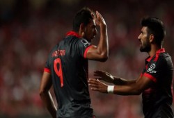 كوكا يسجل هدف براجا الوحيد في خسارة عريضة أمام بنفيكا