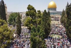 خطيب الأقصى يحذر من التنازل عن مدينة القدس