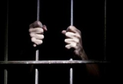 احتجاجاً على سوء المعاملة.. معتقلو سجن440 يواصلون اضرابهم الكلي عن الطعام
