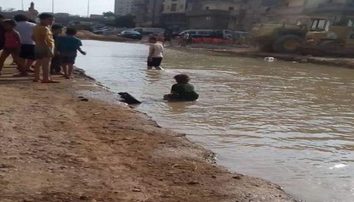 انفجار ماسورة مياه بمنطقة العوايد  بالإسكندرية