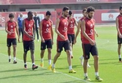 لاعب وسط الأهلي.. يغيب عن نهائي الكأس