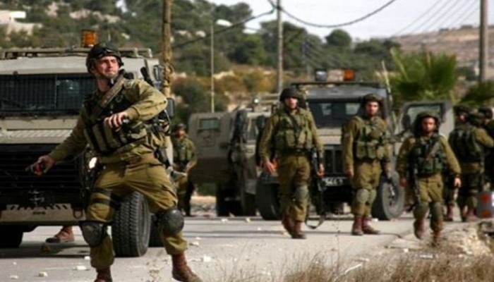 الاحتلال الصهيوني يقتحم منازل 3 شهداء جنوب بيت لحم