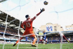 تشيلسي حامل اللقب يسقط بعقر داره أمام بيرنلي