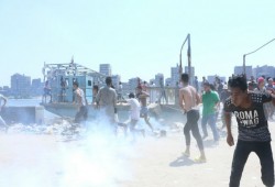 أهالي جزيرة الوراق يرفضون عروض السيسي.. ويهتفون في مسيرة حاشدة: «هنموت عليها»